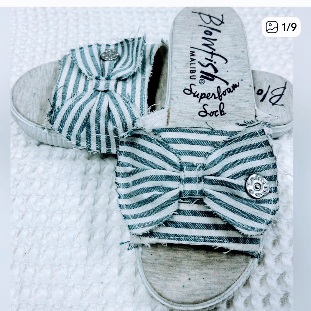 NWOT! Blowfish Malibu Felina  Striped Slide Sandals w/ Bow.